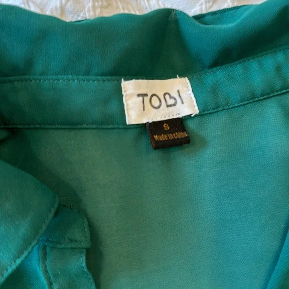 Deep green blouse size small - Picture 3 of 3